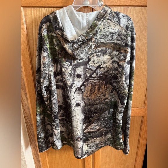 Mossy Oak Camo Hoodie - Picture 3 of 4